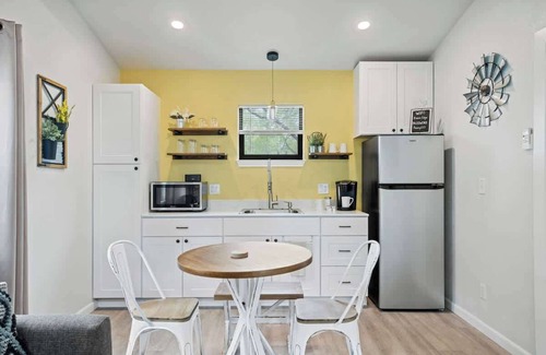 Fredericksburg Cabaña | Winecup Waterfront Cottage