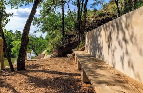 Fredericksburg Cabaña | Winecup Waterfront Cottage