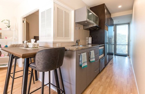 Matiatia Bay Apartamento | Winery and Beach to enjoy with in minutes of the apartment - walking distance