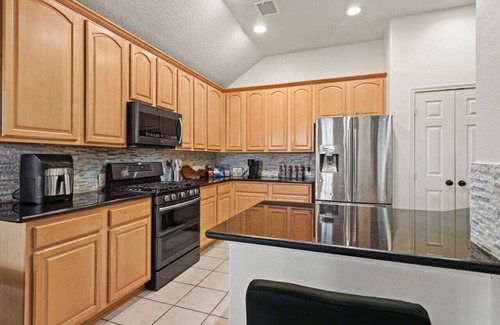 Cinco Ranch Casa | Winter Cozy Stay: Family & Corporate Friendly