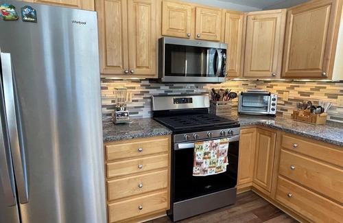 Center Lovell Casa | Nuevo listado para 2020-Spacious Kezar Lake Cabin en Lovell, Maine