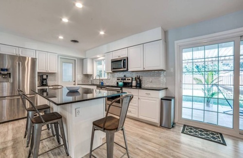 Shearer Hills - Ridgeview Casa | *Winter Special* Outdoor TV | Firepit ~ Safe Area!