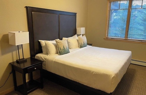 Four O'Clock Complejo | Winter week 2-bed/2 bath that sleeps 8 in Breckenridge