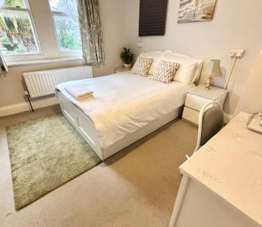 Bournemouth Casa | Winton house home stay