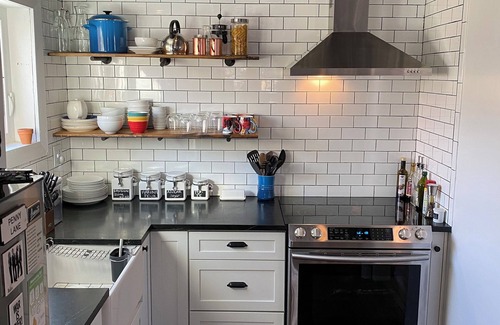 Preston-Potter Hollow Otro | Winwick: Fully Renovated Farmhouse in Northern Catskills 15 miles from Windham