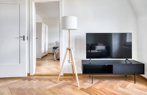 Wipkingen Apartamento | Wipkingen 3.5 Room w/ Storage & W/D, 2 mins to Mkt