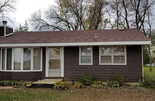 Adams Casa | Wisconsin Dells Waterfront: Enjoy Sunsets and Views at The River House!