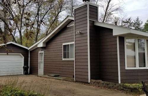 Adams Casa | Wisconsin Dells Waterfront: Enjoy Sunsets and Views at The River House!