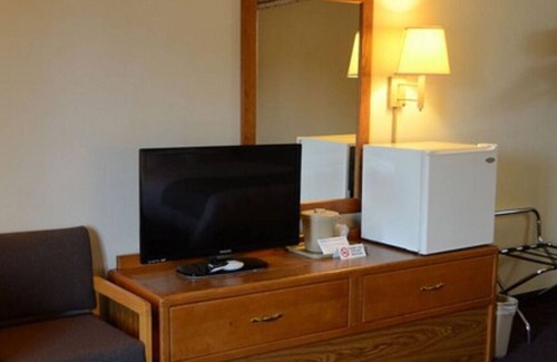 Thorp Casa | Wisconsin on Budget! 3 Affordable Units, Pet-friendly, Free Parking & Breakfast!