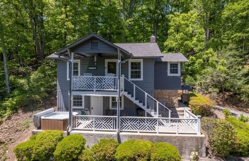 Lake Lure Casa | Wish Upon the Mtn: Lake Lure + Hot Tub + Views!