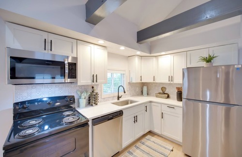 Erie Cabaña | 'wishin & Fishin' Walkable Erie Home By the Beach!