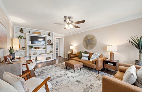 Deer Park Casa | with Arcade and Covered Patio Sleep 9 in this 4 Bedroom 2 Bath Home 5 star host