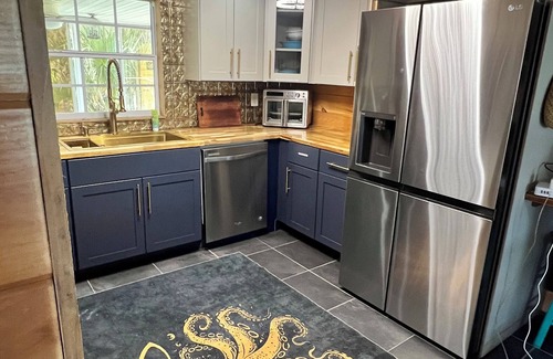 Inglis Casa | Withlacoochee Pirate River House ---- PET FRIENDLY