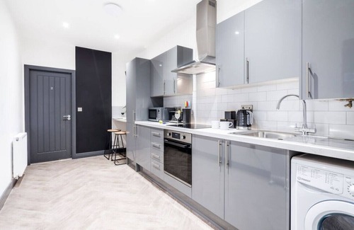 Forest Fields Apartamento | Wiverton Apt #2 - Central Location - Free Parking