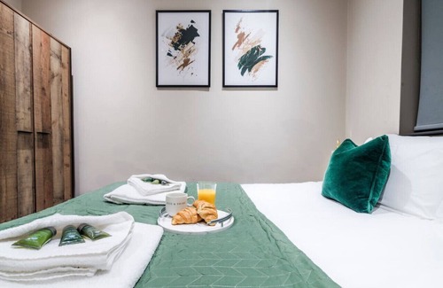 Forest Fields Apartamento | Wiverton Apt #2 - Central Location - Free Parking