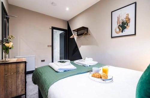 Forest Fields Apartamento | Wiverton Apt #4 - Central Location - Free Parking, Fast WiFi and Smart TV by Yoko Property