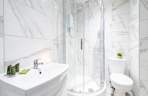 Forest Fields Apartamento | Wiverton Apt #5 - Central Location - Free Parking
