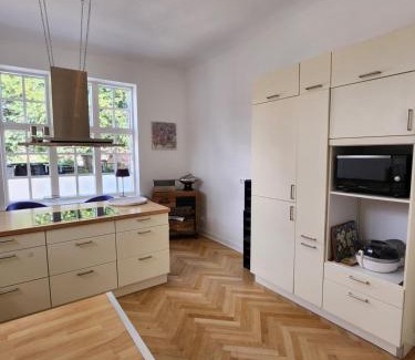 Neumuenster Apartamento | Wohnung im Zentum Neumünsters