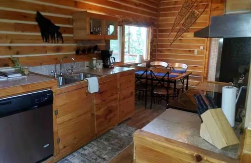 Ridgeway Cabina | Wolf Cabin; Nestled in nature/Near the Kenai River