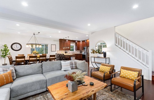 Albrightsville Casa | Wolf Run Lodge - Luxury 8bed/4bath. Hot Tub, Game Room, steps from lake/pool