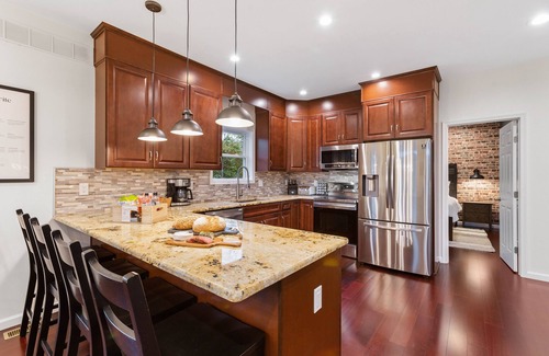 Albrightsville Casa | Wolf Run Lodge - Luxury 8bed/4bath. Hot Tub, Game Room, steps from lake/pool