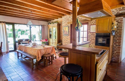 La Chapelle-Saint-Sauveur Villa | Maravillosa casa de vacaciones privada con piscina privada, WIFI, TV, terraza y mascotas permitida