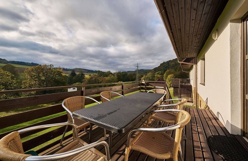 Starkov Casa | Casa de vacaciones privada con piscina, WIFI, TV, patio, mascotas permitida, vista panorámica