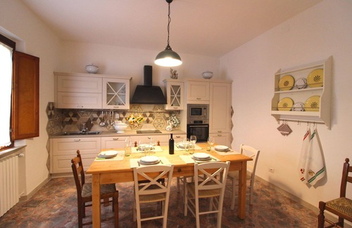 Le Piazze Villa | Preciosa casa de vacaciones privada con piscina privada, A/C, WIFI, TV, balcón, cerca de Cortona