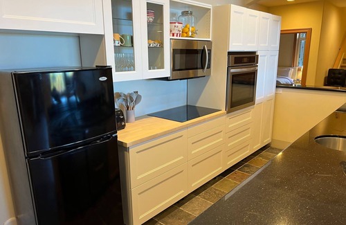 Northeast Bellevue Apartamento | Amplio apartamento privado frente al mar. 20 min Seattle. Hermosa vista durante todo el año!