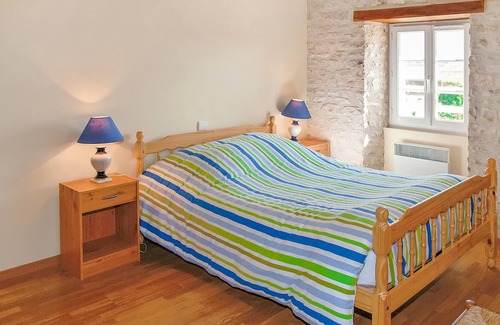Saint-Hilaire-de-Villefranche Casa | Alojamiento de 4 habitaciones en JUICQ