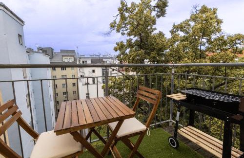 Funfhaus Apartamento | Wonderful apartment close to City Centre With Porch