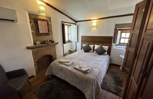 Sortelha Cama Y Desayuno | Casa da Cerca Tourism or Holidays in the Charming Village of Portugal