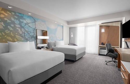 Clearwater Beach Hotel | Wonderful Florida Experience! 2 Comfortable Units, On-Site Restaurant, Pool