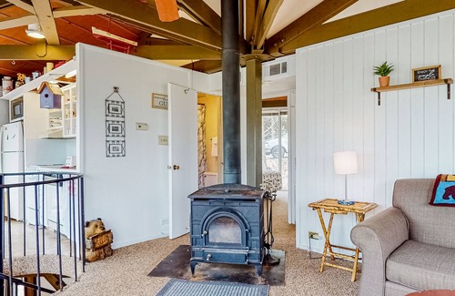 Big Canoe Casa | Wonderful hideaway with WiFi, furnished balcony & full kitchen