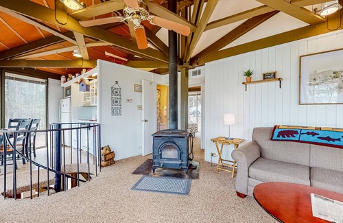 Big Canoe Casa | Wonderful hideaway with WiFi, furnished balcony & full kitchen