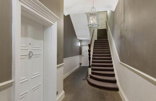 Brompton & Hans Town Apartamento | Wonderful Knightsbridge Apartment by Harrods