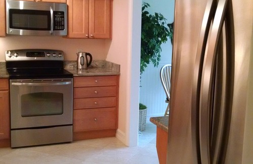 Central Naples Condominio | Maravillosa Nápoles, 2 habitaciones y 2 baños condominio, cerca de las playas, al por menor y restaurantes