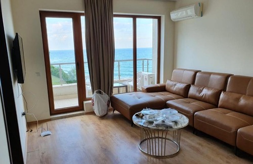 Byala Apartamento | wonderful one bedroom appartment first line to the sea