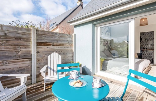 Bretteville-sur-Ay Casa | Maravillosa casa de vacaciones privada para 6 personas con WIFI, TV, terraza y mascotas permitida