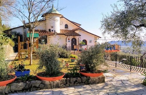 Castelnuovo Magra Villa | Preciosa casa de vacaciones privada con WIFI, A/C, piscina privada, TV, patio y vista panorámica