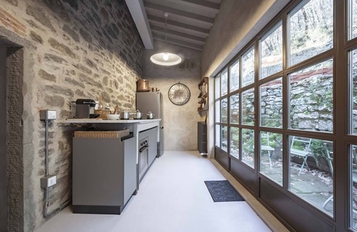 Loro Ciuffenna Villa | Preciosa casa de vacaciones privada para 12 personas con A/C, WIFI, piscina privada, TV y patio