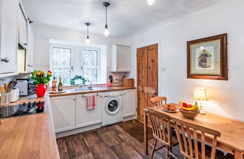 Invermoriston Casa | Maravillosa casa de vacaciones privada para 4 personas con WIFI, TV y patio