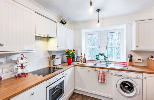 Invermoriston Casa | Maravillosa casa de vacaciones privada para 4 personas con WIFI, TV y patio