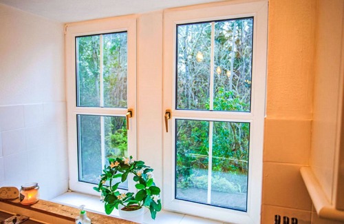 Invermoriston Casa | Maravillosa casa de vacaciones privada para 4 personas con WIFI, TV y patio