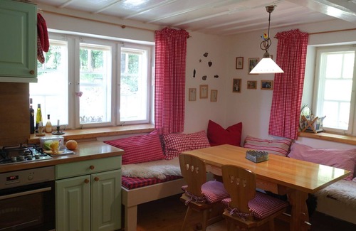 Korenov Villa | Estupenda casa de vacaciones privada para 5 personas con WIFI y terraza