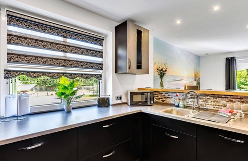 Wingst Casa | Maravillosa casa de vacaciones privada para 8 personas con WIFI, TV, terraza y mascotas permitida