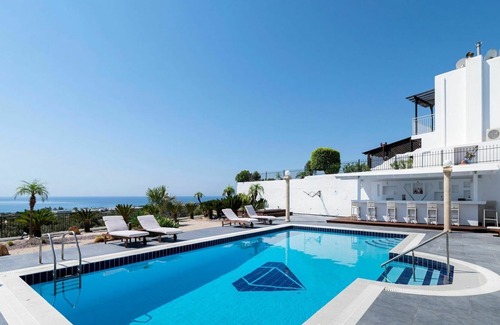 Gennadi Villa | Casa de vacaciones privada con piscina privada, A/C, WIFI, TV, patio, vista panorámica