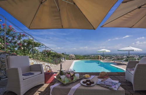 Casalguidi Villa | Preciosa casa de vacaciones privada con A/C, piscina privada, WIFI, TV, terraza y vista panorámica