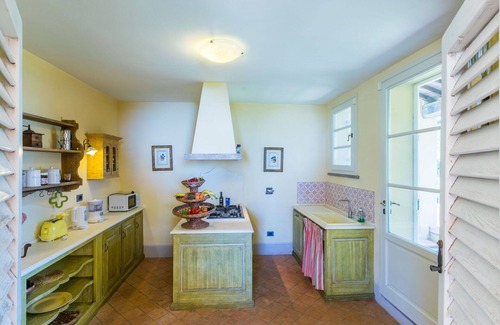 Cecina Valley Villa | Maravillosa casa de vacaciones privada con WIFI, piscina privada, A/C, TV, patio, vista panorámica