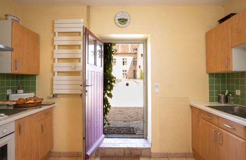 La Tagniere Casa | Estupenda casa de vacaciones privada con WIFI, piscina, TV, patio y mascotas permitida